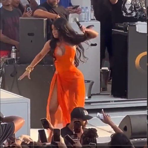 Cardi B throws microphone at concertgoers